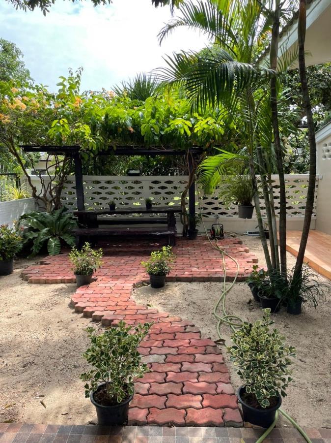 Banya Bnb ที่พักบ้านย่าบีแอนด์บี เมืองประจวบฯ Prachuap Khiri Khan Dış mekan fotoğraf